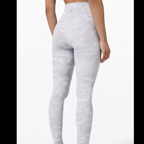 ✨ Lululemon Wunder Under High-Rise Crop 23” | Incognito Camo Alpine White ✨ - Picture 3 of 13